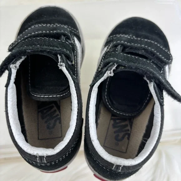 Vans Black and White Sneakers with Signature Jazz Stripe - Picture 6 of 8